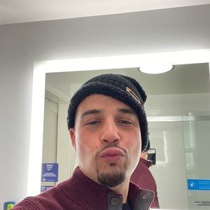 Meet your Posher, Victor f